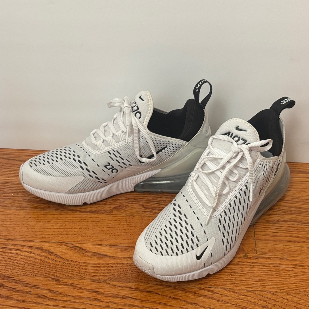 Nike women’s Air Max 270